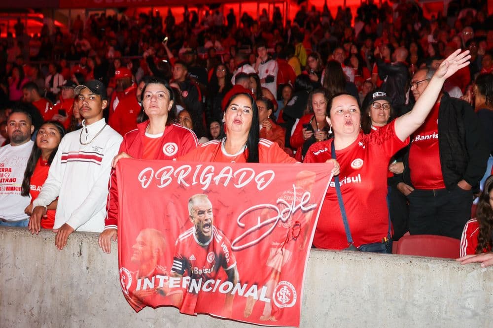 Para milhares de colorados e coloradas, a Noite Gigante embalou o “sextou” no Be...
