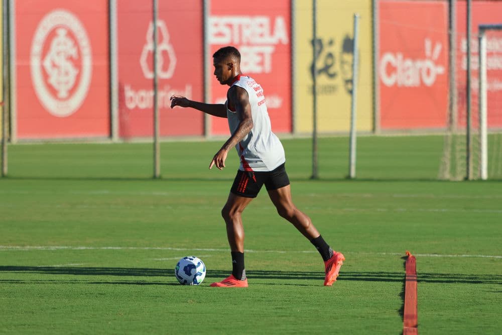 Colorado volta a treinar após conquista do Gauchão