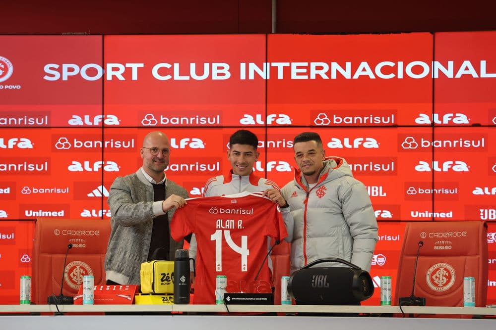 Alan Rodríguez é apresentado no Beira-Rio e concede entrevista coletiva